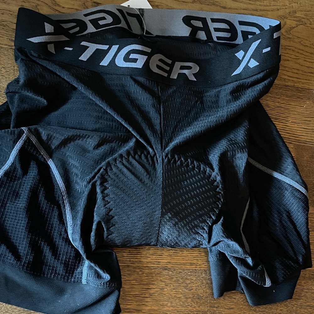 X-TIGER Black Cycling Shorts XL with Gel Protection & Moisture Management